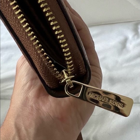 Michael Kors leather wallet - Picture 7 of 8